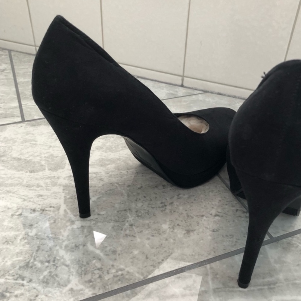Black Suede Platform High Heel Pumps - Picture 5 of 6